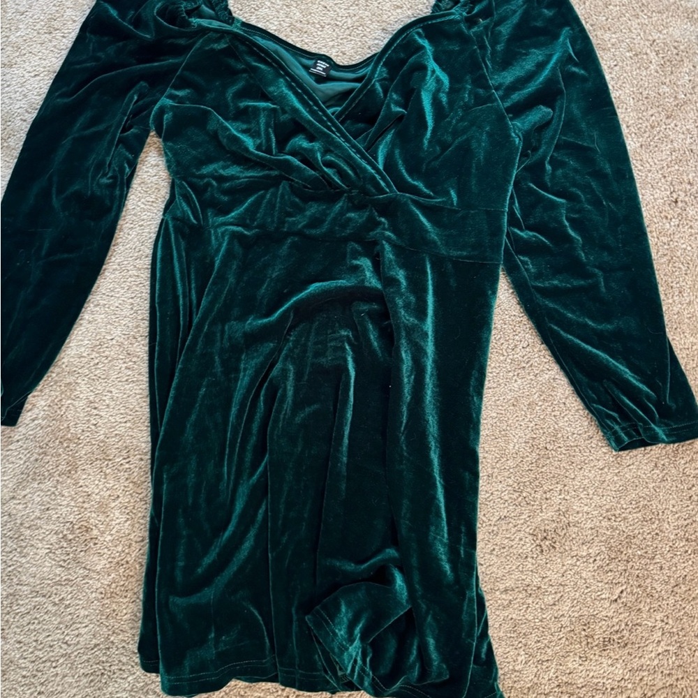 Elegant Green Velvet Dress